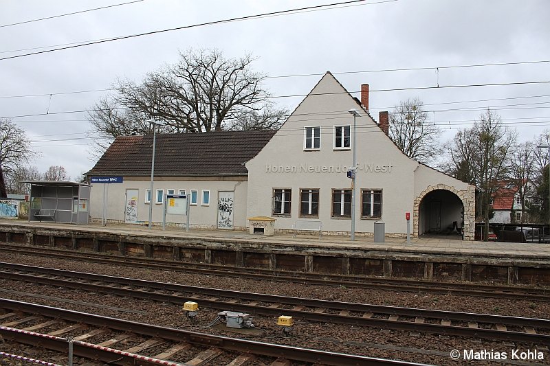 Bild: Bahnhofsgebäude 2015