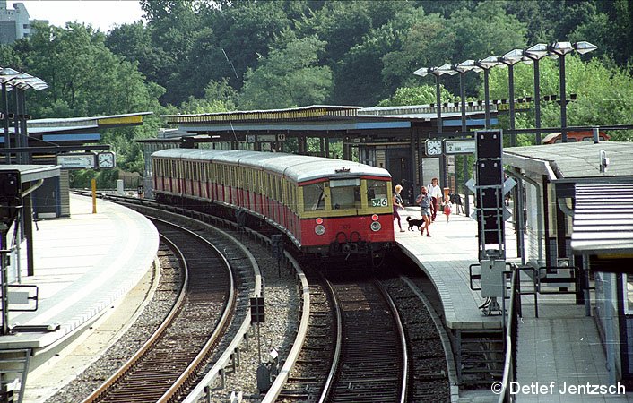 Bild: Zug Richtung Attilastraße