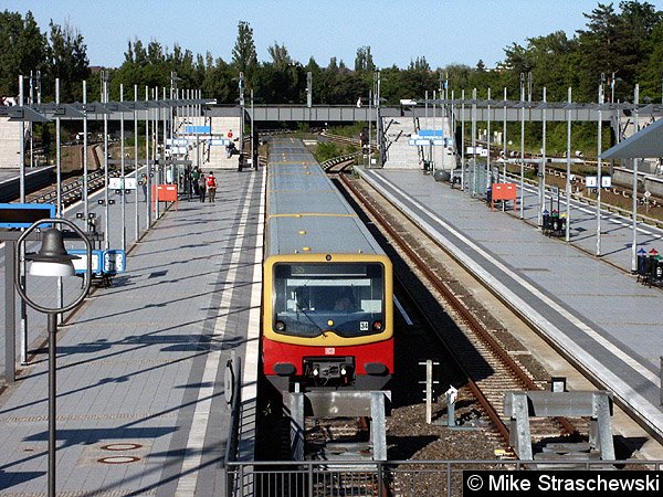 Bild: Zug am Sonderbahnsteig