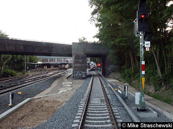 Nur 82 Meter beträgt der Abstand zwischen den beiden Zwischensignalen 441 und 443 des Bahnhofes Westkreuz.