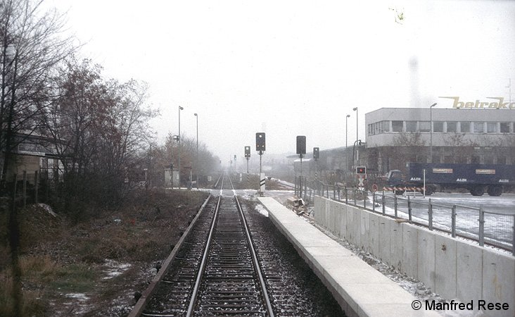 Bild: Bahnübergang am S-Bahnhof Buckower Chaussee